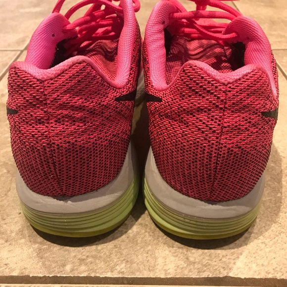 Women’s Nike Zoom Vomero 10 Size 9.5 - Picture 2 of 5